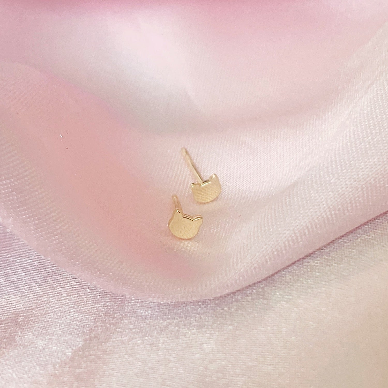 14K Yellow Gold Cat Stud Earrings